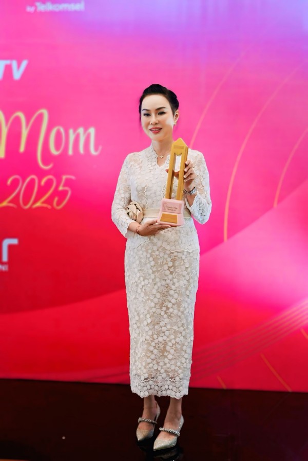 Wakil Kepala BP Batam Raih Penghargaan Perempuan Inspiratif dan Wonder Mom Awards 2025