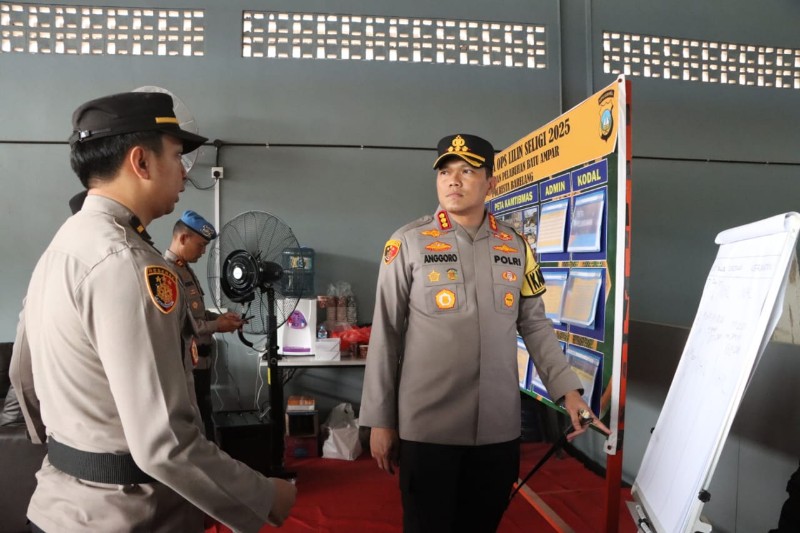 Jelang Puncak Libur Akhir Tahun, Kapolresta Barelang Turun Langsung Cek Pos Pengamanan dan Pelayanan