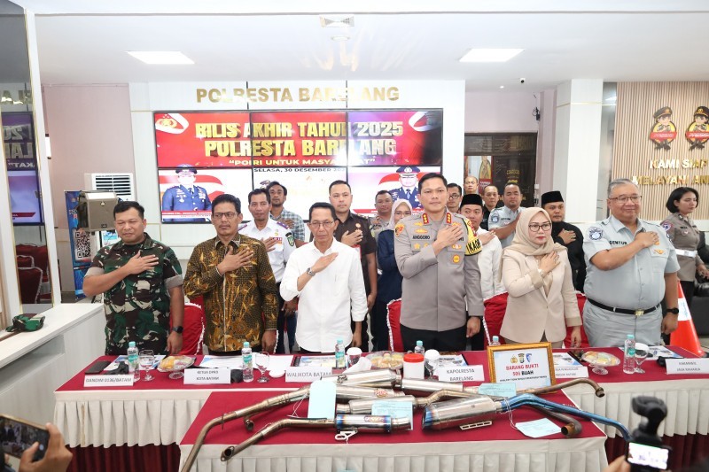Rilis Akhir Tahun 2025  Polresta Barelang  Musnahkan Knalpot Tidak Sesuai Spesifikasi,  Komitmen Jaga Kamtibmas