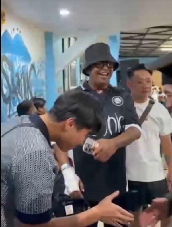 Slank dan Rizki Faisal  Anggota Komisi III DPR RI Tampil Bareng Kegiatan Amal Banjir Aceh-Sumatra