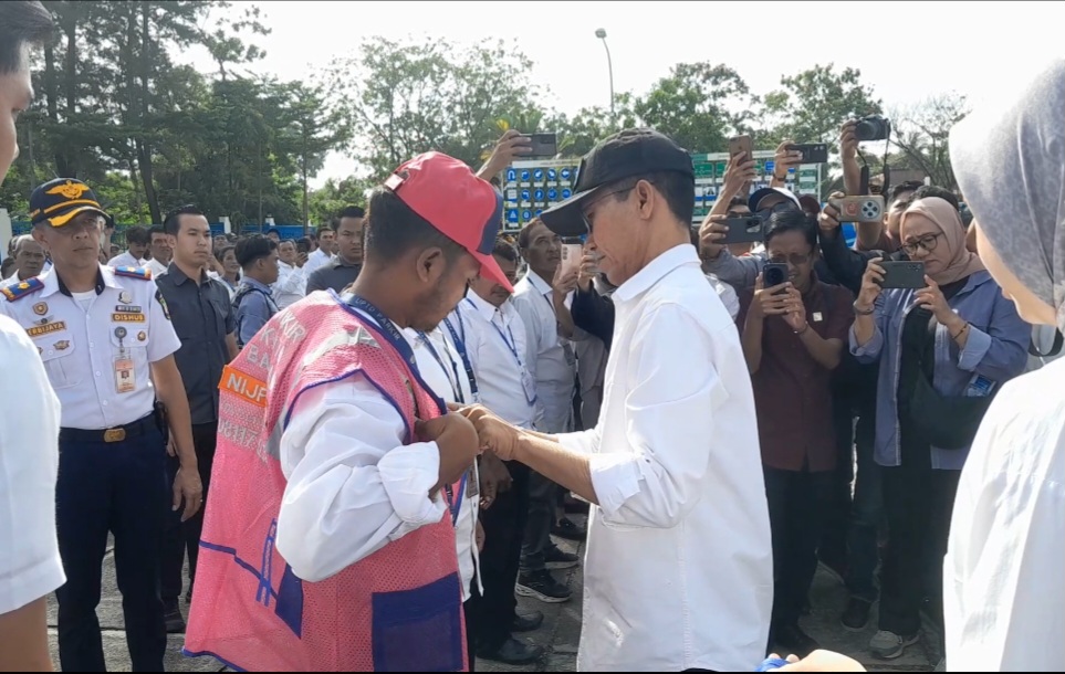 593 Jukir Resmi Terima Atribut dan 4 Bus Sekolah Siap Layanani Hinterland Batam