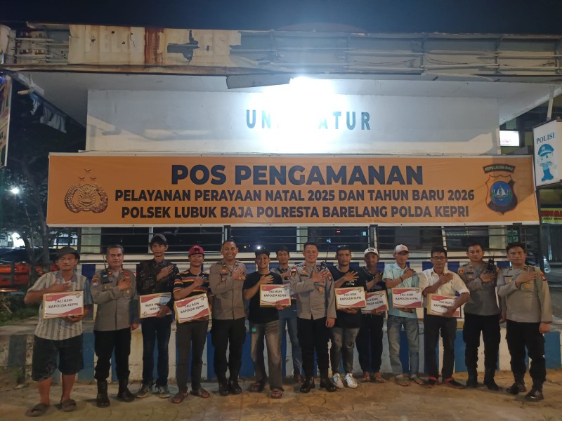 Kapolda Kepri Berikan Tali Asih di Pos Pam Nataru Nagoya Hill, Jaga Kamtibmas dan Kepedulian Sosial