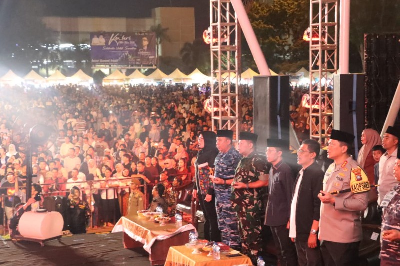 Polresta Barelang Laksanakan Pengamanan Kenduri Akhir Tahun 2025 di Alun-Alun Engku Putri Batam