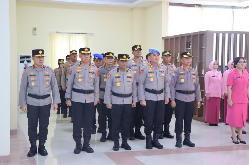 Kapolda Kepri Pimpin Sertijab dan Pelantikan Pejabat Utama di Lingkungan Polda Kepri