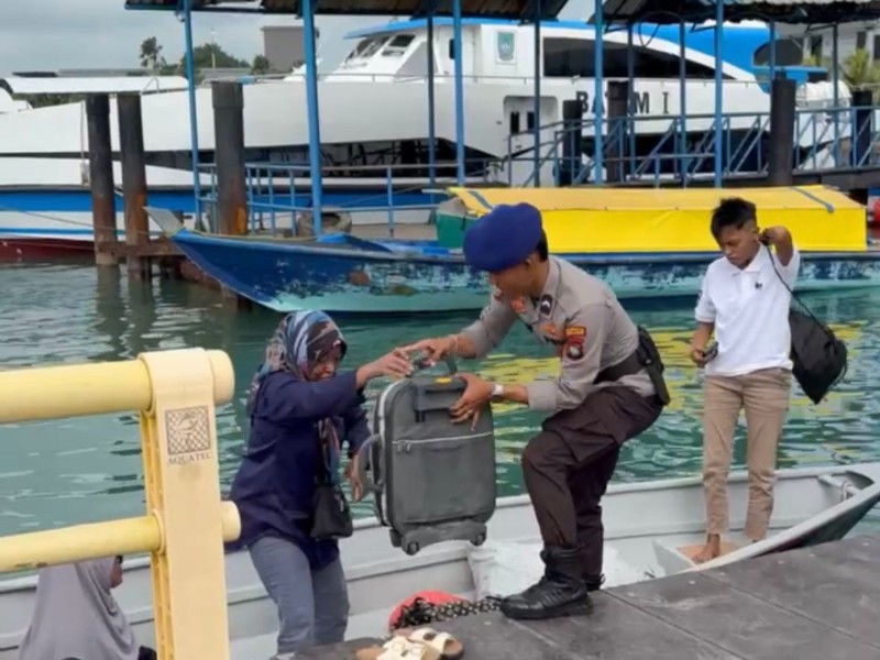 Satpolairud Polresta Barelang Laksanakan Pengamanan dan Pengecekan Penumpang di Pelabuhan Bot Pancung Sekupang
