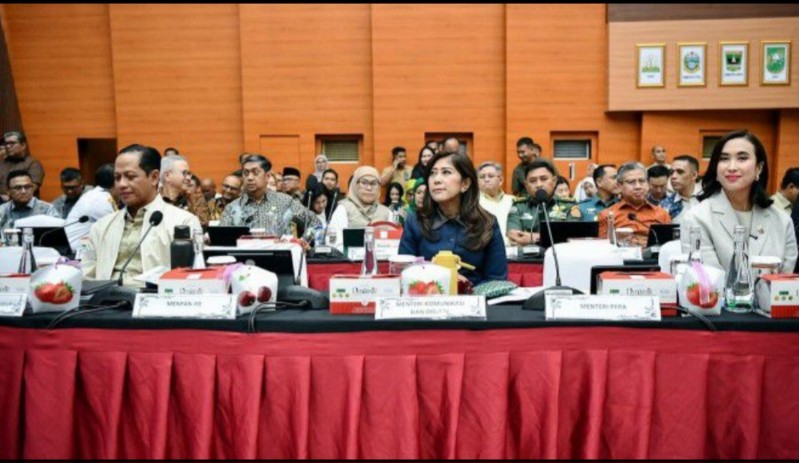 Mendagri Apresiasi Kemkomdigi Kawal Informasi Pemulihan Bencana Lewat Media Center Terpadu