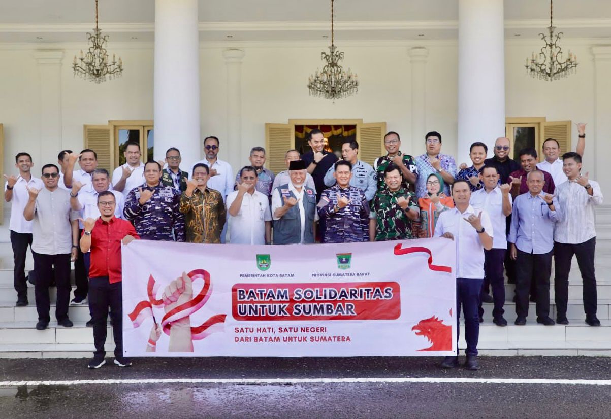 Pemko Batam Serahkan Bantuan Rp4,5 Miliar Lebih untuk Sumbar,Diserahkan ke Gubernur Mahyeldi