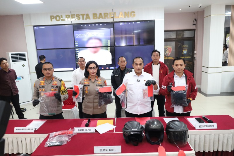 Ditreskrimum Polda Kepri dan Polresta Barelang Berhasil Ungkap Pembobolan Rumah di Bandar Sri Mas, Lima Pelaku Diamankan