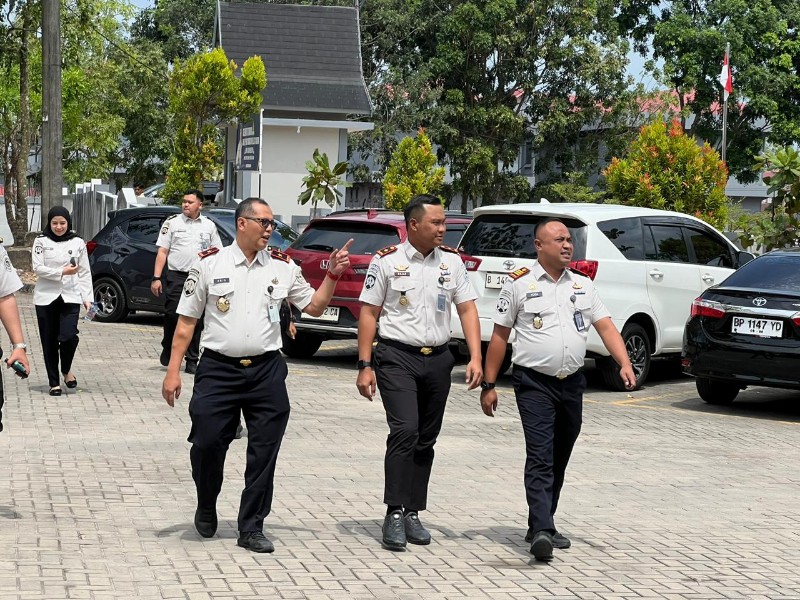 Kunjungan Kerja Kakanwil Ditjenpas Kepri ke Rutan Batam, Pastikan Pelayanan Berjalan Optimal