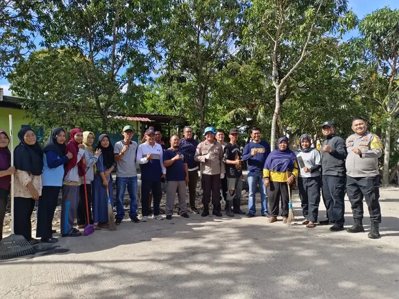 Gerakan Indonesia Asri di Sekupang, Forkopimcam dan Warga Bersatu Ciptakan Lingkungan Bersih dan Sehat dengan Gotong Royong