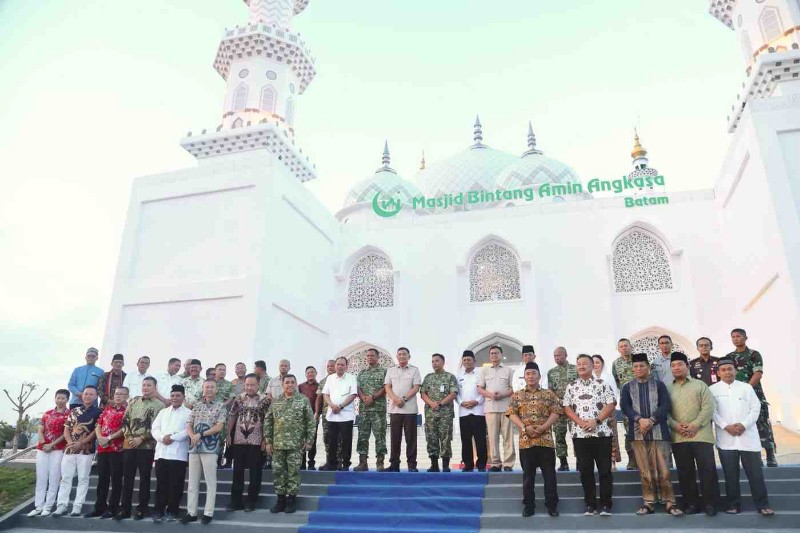 Ketua DPRD Batam Hadiri Peresmian Masjid Bintang Amin Angkasa oleh Menhan di Lanud Hang Nadim