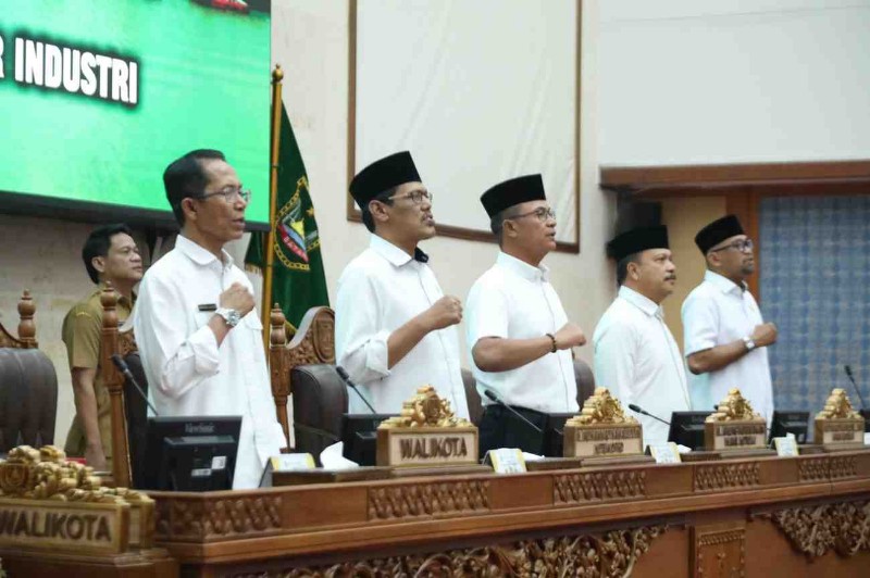 Paripurna DPRD Kota Batam, Ahmad Surya dan Djoko Mulyono Pimpin Pansus LKPJ Tahun Anggaran 2025