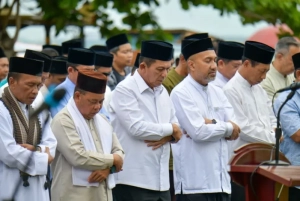Doakan Turunnya Hujan, Ratusan ASN Pemprov Kepri Gelar Shalat Istisqa di Pulau Penyengat