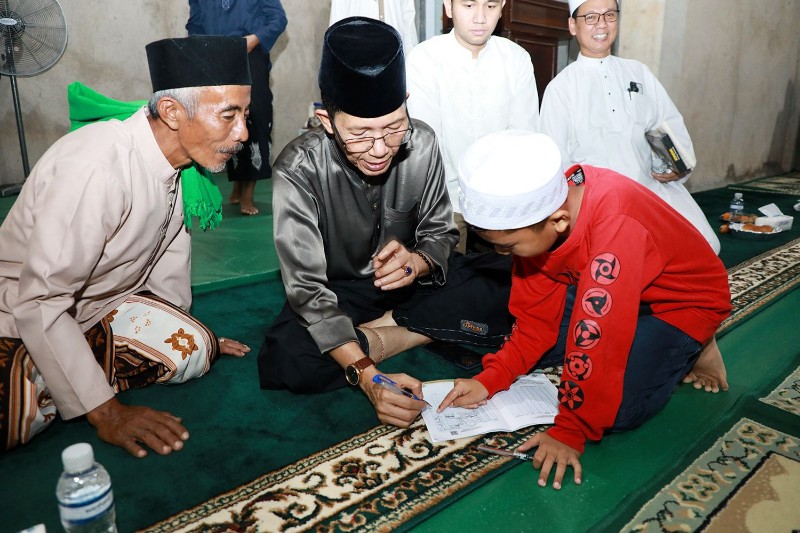 Amsakar Ajak Isi Ramadan dengan Ibadah Bermakna, Momen Buka Puasa dan Tarawih Bersama Warga Sambau