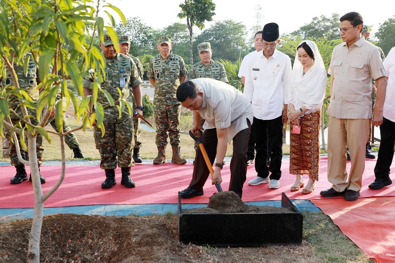 Menhan Sjafrie Resmikan Masjid Bintang Amin Angkasa di Batam, Amsakar: Ikon Wisata Religi Baru