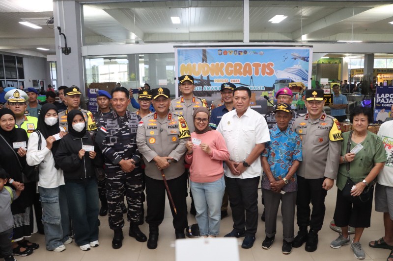 Kapolresta Barelang Dampingi Kapolda Kepri Lepas Mudik Gratis Presisi di Telaga Punggur