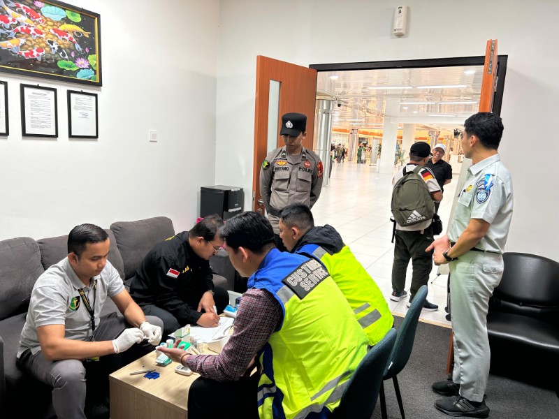 Pengobatan Gratis bagi Pemudik di Bandara Hang Nadim, Sinergi Jasa Raharja dan Sidokkes Polresta Barelang