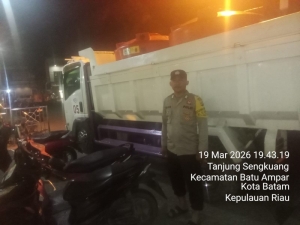 Polsek Batu Ampar Pastikan Distribusi Air Bersih Tepat Sasaran dan Aman Pada Hari ke – 56