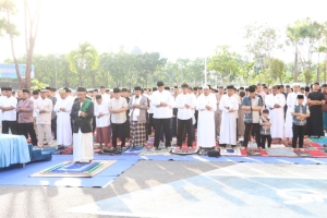 Pererat Silahturahmi dengan Masyarakat Polresta Barelang Gelar Shalat Idul Fitri 1447 H
