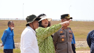 Masyarakat Waspadai Setiap Tindakan, Imbau Ariastuty Saat Tinjau Kebakaran Hutan