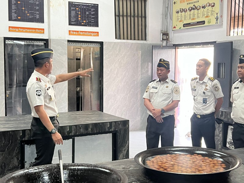 Karutan Batam Pastikan Kebersihan dan Pelayanan Makanan Maksimal bagi Warga Binaan, Jalankan Kontrol Dapur Bersama Jajaran