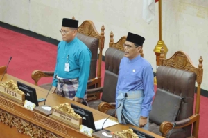 Rapat Paripurna DPRD Batam, Setujui Tunda Pengesahan Ranperda LAM hingga Mei