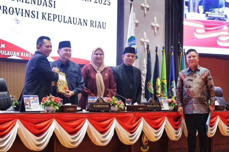 Ini Sorotannya,DPRD Kepri Serahkan 5 Rekomendasi Strategis Evaluasi Kinerja OPD