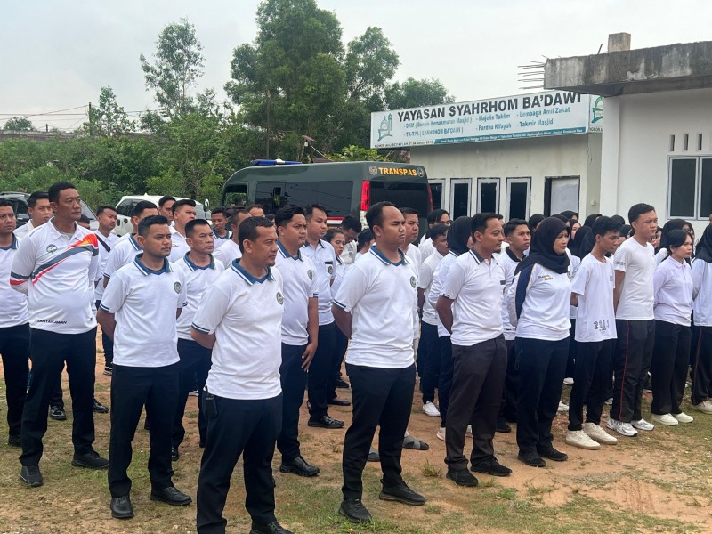 Menyambut Hari Bakti Pemasyarakatan ke-62, Rutan Batam dan UPT Pemasyarakatan Gelar Aksi Bersih-Bersih di Masjid Syahrom Ba’dawi