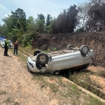 Polsek Nongsa Respon Cepat Tangani Laka Tunggal Akibat Pecah Ban di Jalan Hasanuddin