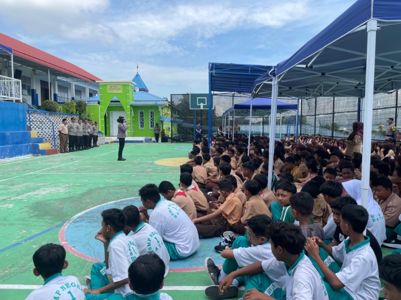 Gelar Silaturahmi dan Sosialisasi Polresta Barelang Antisipasi Kenakalan Remaja serta Bullying di SMP Negeri 1 Batam