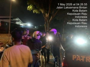 Piket Patroli Satsamapta Polresta Barelang Respon Cepat, Tangani Laka Tunggal di Jalan Laksamana Bintan