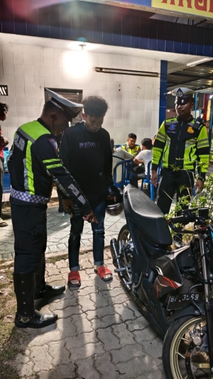 Satlantas Polresta Barelang Patroli Malam, Tindak Tegas 35 Kendaraan Berknalpot Brong