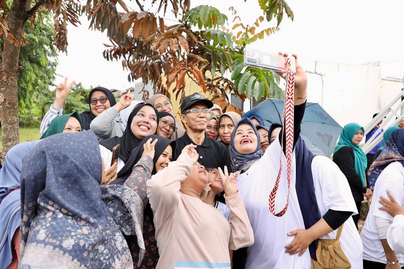 Wali Kota dan Warga Gotong Royong Bersihkan Lingkungan dalam Gema Batam ASRI di Batam Kota