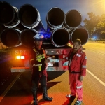 Satlantas Polresta Barelang Patroli Malam, Tindak Truck Trailer Tanpa Lampu Rem Demi Keselamatan Pengguna Jalan