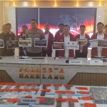 Polisi Gerebek Markas Judi Online Internasional di Sukajadi Batam, Rp1 Miliar Disita