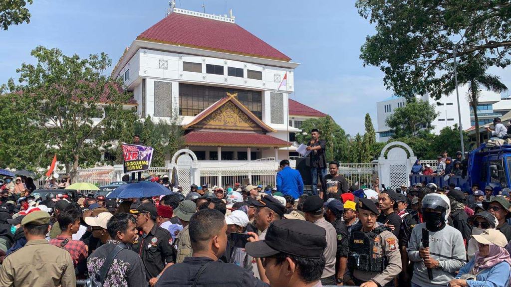 Ketua RT Protes Krisis Air di Tanjungpiayu, Anggota DPRD Batam Cuek