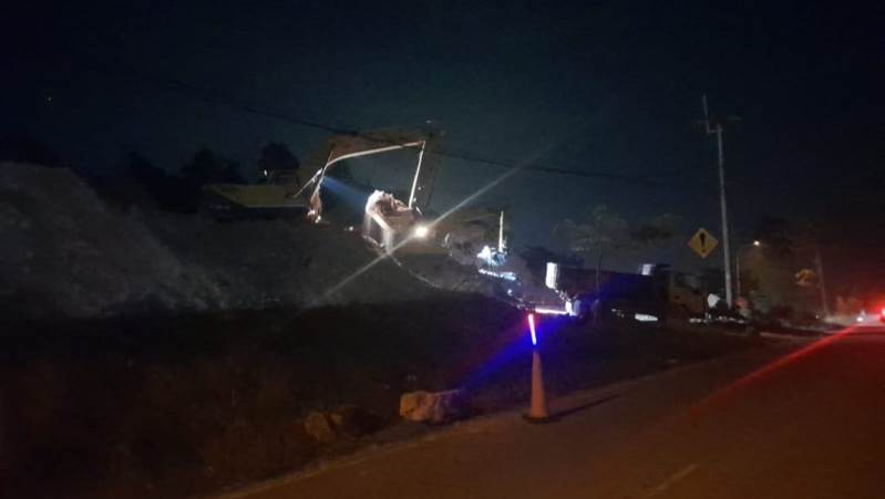 Lori ODOL Timbun Lahan Sengketa Dekat Perumahan Gesya Tanjungpiayu Batam, Warga Marah Diduga Ilegal!
