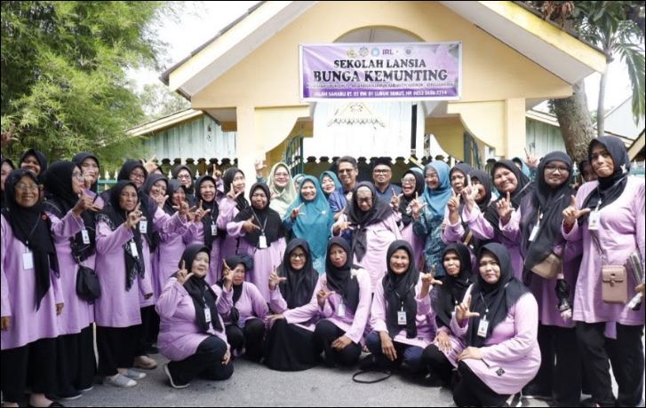 Lansia di Karimun Kini Punya Sekolah, Bupati: Belajar Tak Mengenal Batas Usia