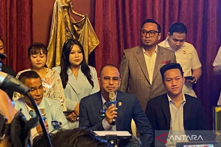 Terseret Nama dalam Kasus Blueray Cargo, Raffi Ahmad Gandeng Hotman Paris