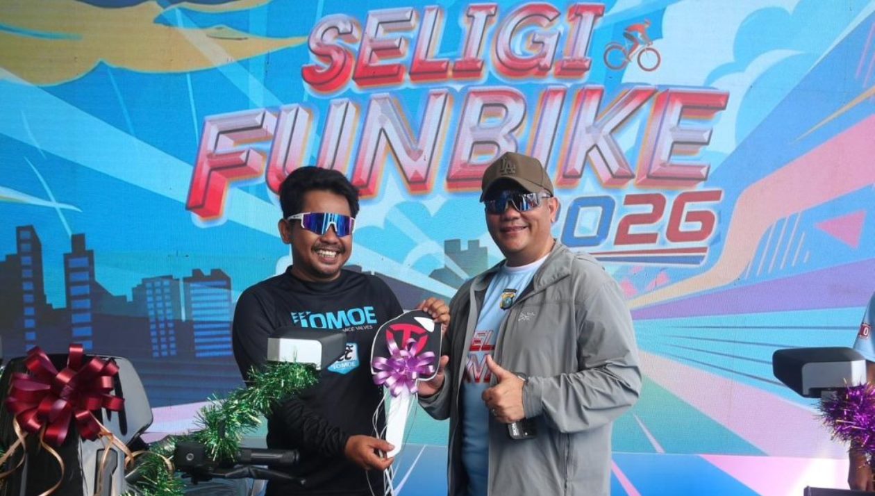 Kapolda Kepri Ajak Warga Hidup Sehat, Salurkan 1.000 Paket Bansos pada Hari Bhayangkara