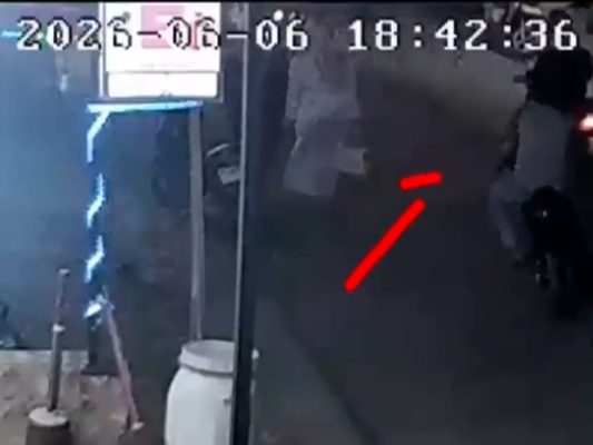 Aksi Jambret Terekam CCTV di Sei Beduk Batam, Pelaku Gondol 3 HP dan Dompet Perempuan