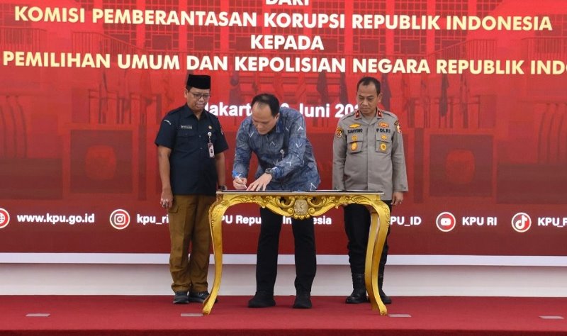 KPK Serahkan Aset Rampasan Rp4,2 Miliar ke KPU dan Polri
