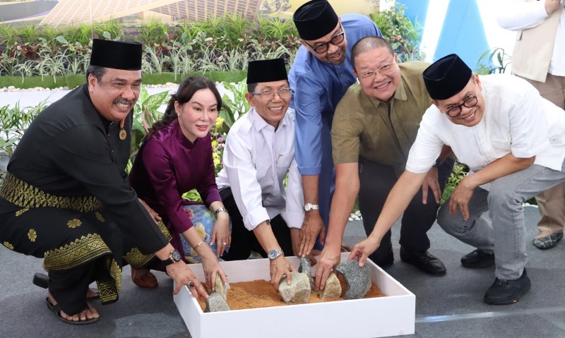 Amsakar Achmad Resmikan Pembangunan Tugu Bundaran Raja Ali, Landmark Baru Kota Batam