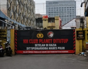 Tertutup Rapat Pagar Menuju HH Club Usai Digrebek Mabes Polri
