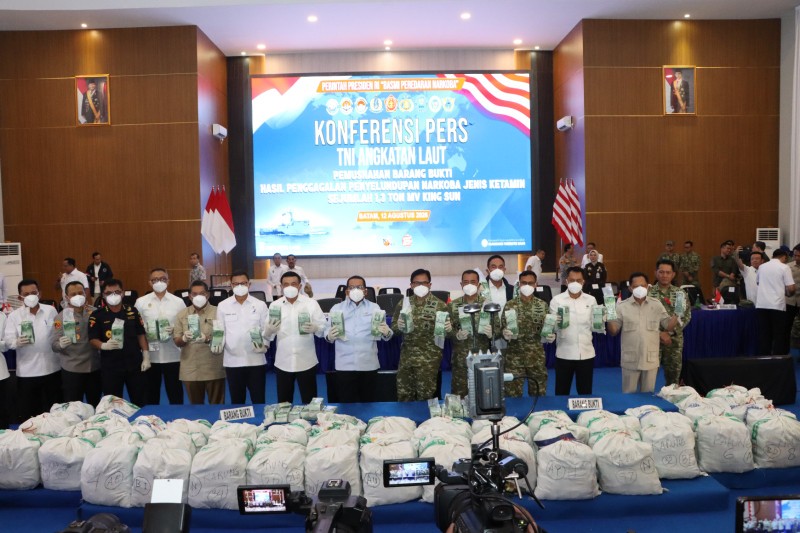 Kapolresta Barelang Sambut Kedatangan Kabareskrim Polri Bersama Rombongan, dalam Agenda Pemusnahan Barang Bukti Narkoba