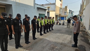 Pembinaan Pam Swakarsa kepada Satpam Kota Batam, Satbinmas Polresta Barelang Tekankan Profesionalisme dan Layanan Polisi 110