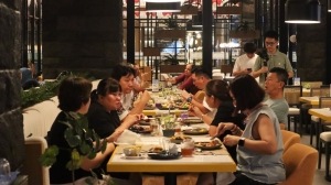 Swiss-Kitchen LIVE Hadir di Grand Swiss-Belhotel Harbour Bay Batam, All-You-Can-Eat BBQ