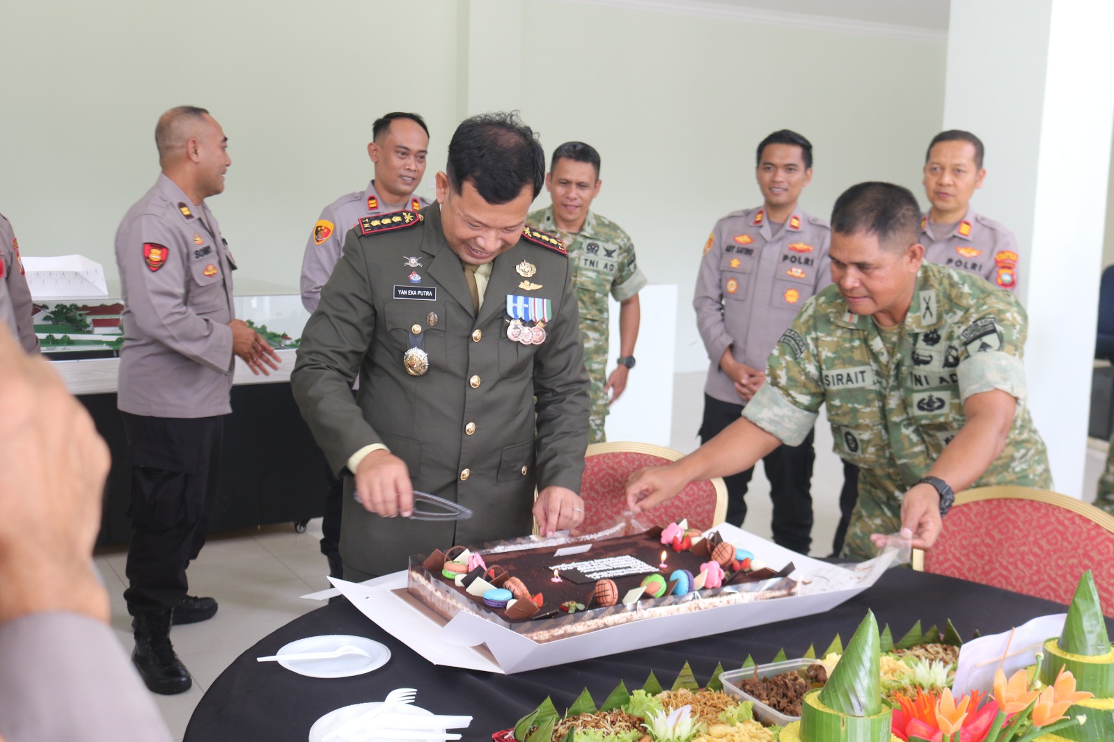 Semarak HUT TNI ke-81, Polresta Barelang Sampaikan Ucapan Selamat ke Kodaeral IV dan Kodim 0316/Batam