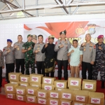 Kapolresta Barelang dan Ketua Bhayangkari Cabang Kota Barelang Hadiri Kegiatan Bhayangkari Peduli di Pulau Bertam