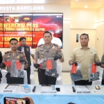 Kapolresta Barelang Pimpin Konferensi Pers Pengungkapan Kasus Pembunuhan di Sei Beduk